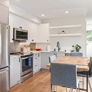 Modern Two Story Townhouse Near Light Rail Apartment Seattle