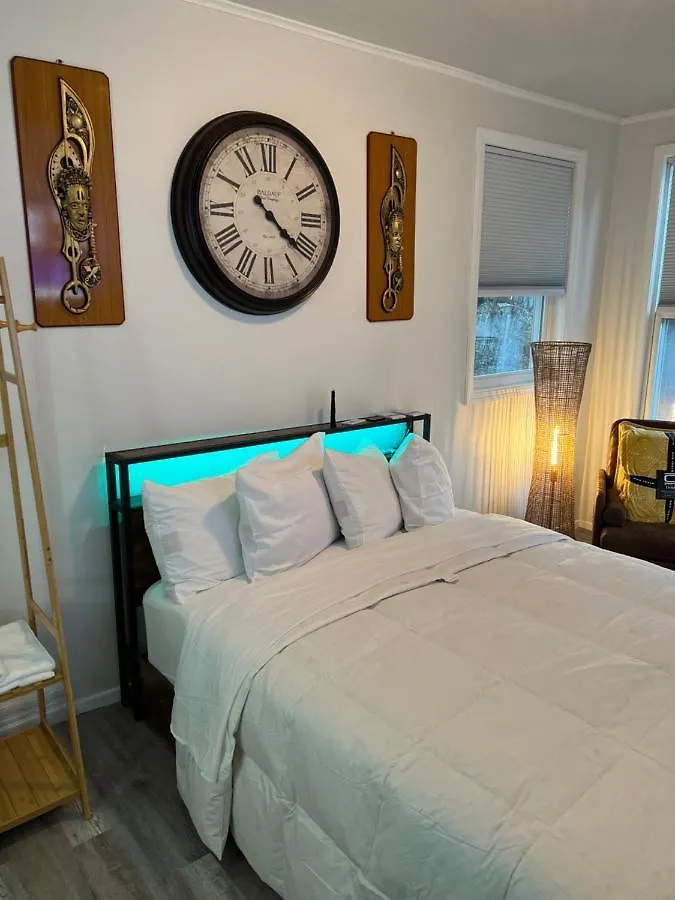 Santa Cruise Rooms & Hospitality Нью-Йорк